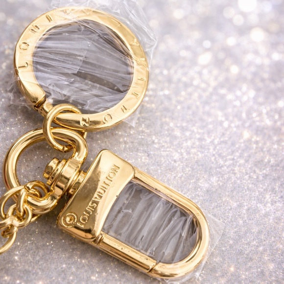 LV Heart Key Holder/Bag Charm - Picture 3 of 3